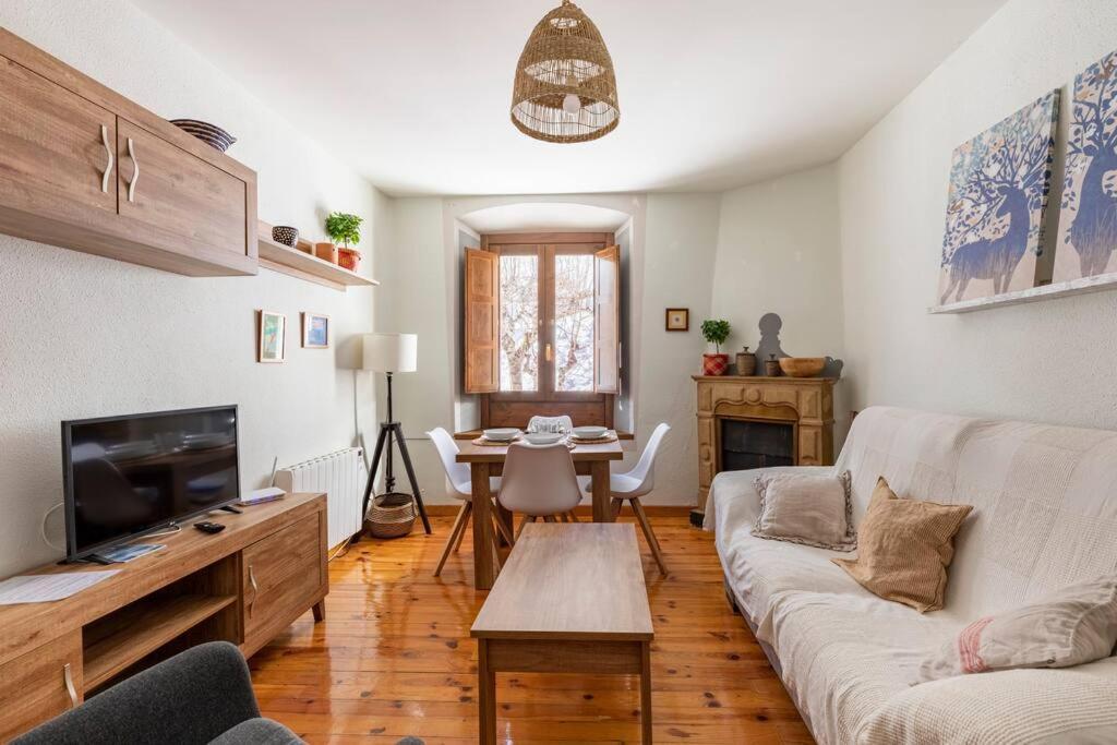 Espectacular Apartamento Reformado En Edificio Historico, Con Wifi Канфранк Экстерьер фото